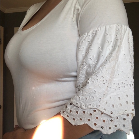 3/4 Sleeve Eyelet Detail Scoop Neck Top - Picture 2 of 5